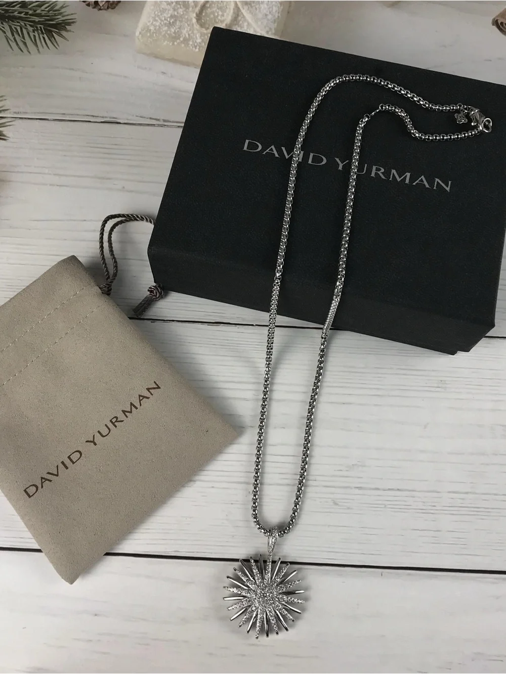 Sparkling Starburst Pendant Necklace in Silver